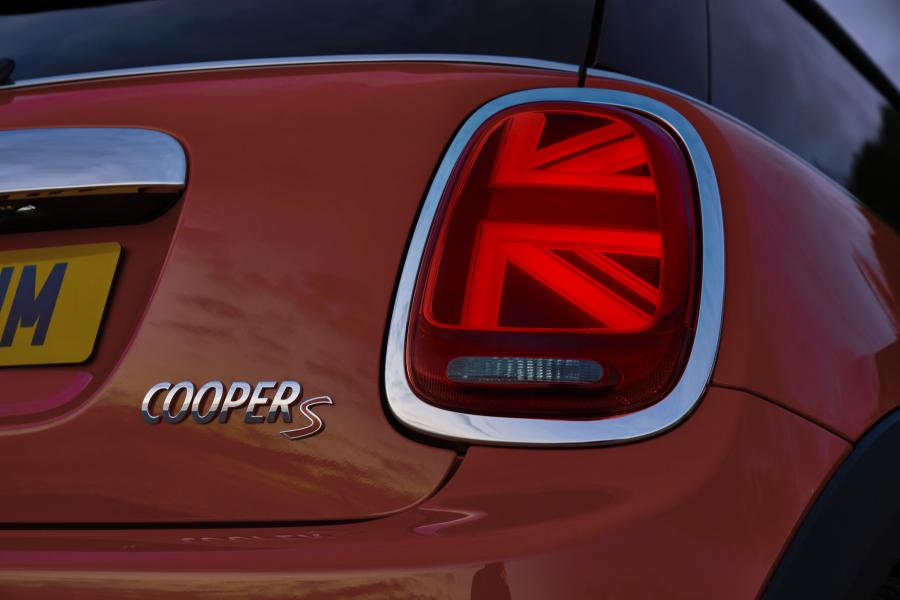 Детали экстерьера Mini Cooper S (F56) 2018 года  (WW) (фото 11 из 196)